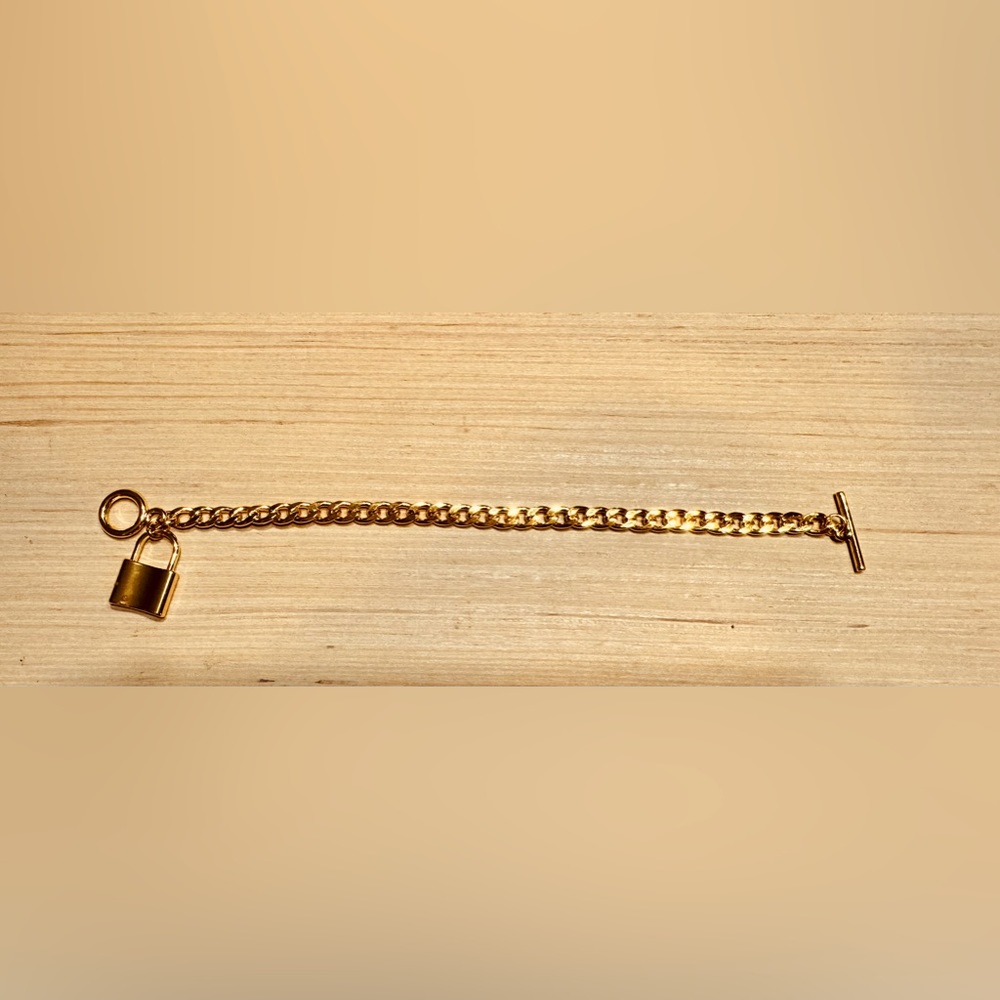 Lock Charm 8” Toggle Bracelet Goldtone NWOT